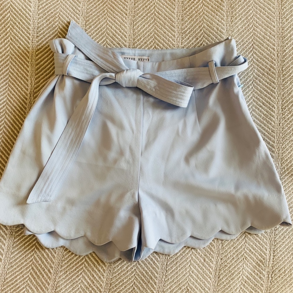 Scalloped paper-bag shorts